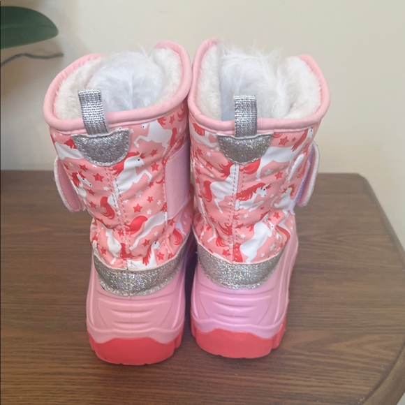 Girl’s Pink and Silver Unicorn Star Patterned Snow Boots Size 13/1 - Picture 3 of 7